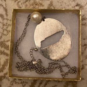 Silver Tennessee necklace with pearl detail